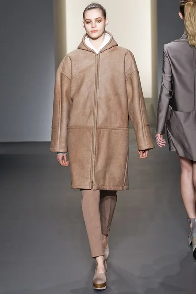 Look 14